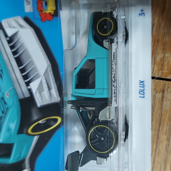 Hot Wheels Lolux - Picture 7 of 8